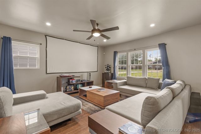 5951 E 25th Place S, Tulsa, OK 74114