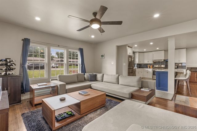 5951 E 25th Place S, Tulsa, OK 74114