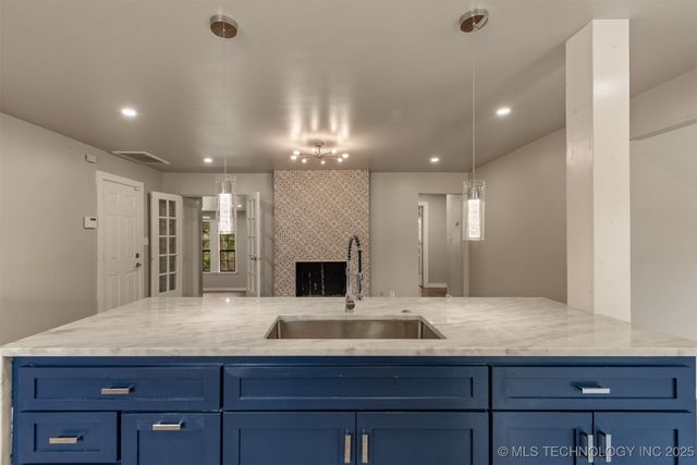 5951 E 25th Place S, Tulsa, OK 74114