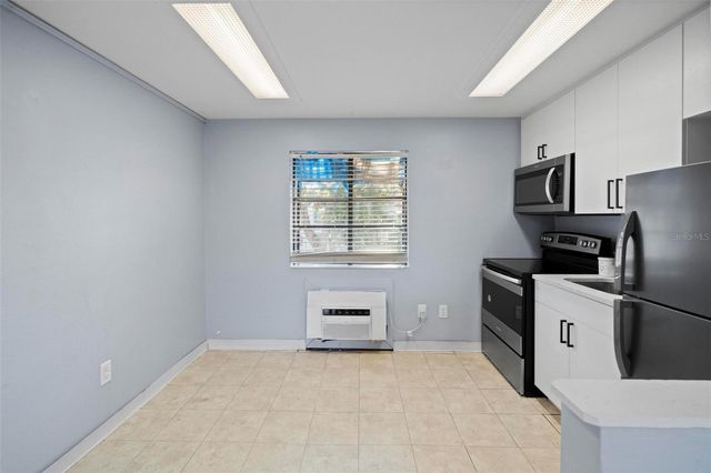 2142 BRADFORD STREET 323, Clearwater, FL 33760