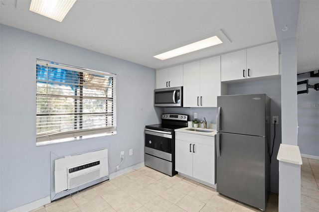 2142 BRADFORD STREET 323, Clearwater, FL 33760