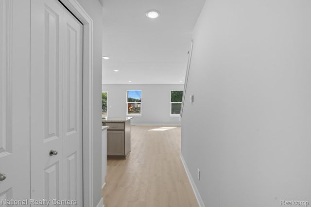 25018 Reeck Road, Woodhaven, MI 48183