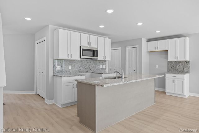 25018 Reeck Road, Woodhaven, MI 48183