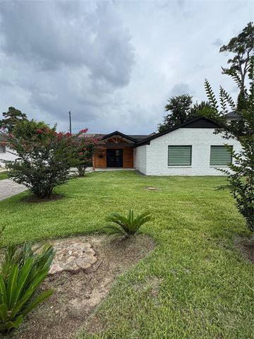 10042 Westview Drive, Houston, TX 77055