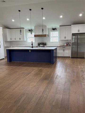 10042 Westview Drive, Houston, TX 77055