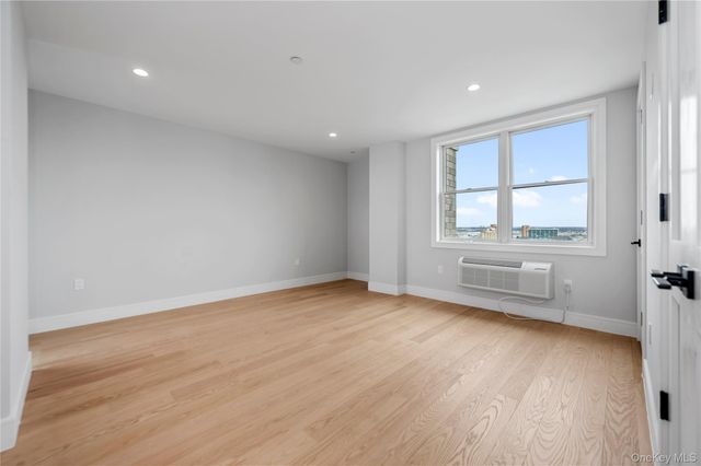 50 W Broadway 1101, Long Beach, NY 11561