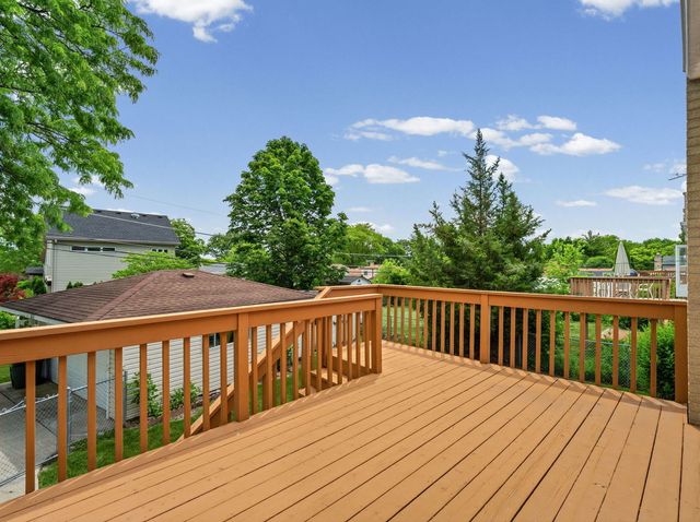 311 W Cypress Street, Arlington Heights, IL 60005