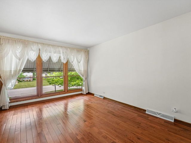 311 W Cypress Street, Arlington Heights, IL 60005