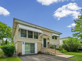 311 W Cypress Street, Arlington Heights, IL 60005