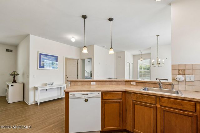 28 Fennel Court, Manchester, NJ 08759