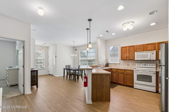 28 Fennel Court, Manchester, NJ 08759