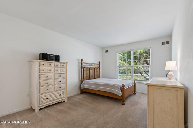 28 Fennel Court, Manchester, NJ 08759