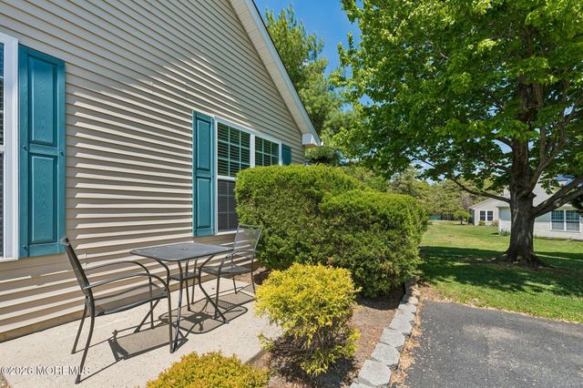 28 Fennel Court, Manchester, NJ 08759