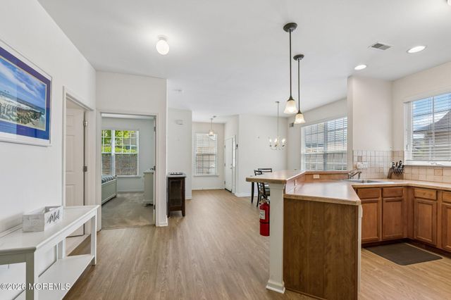 28 Fennel Court, Manchester, NJ 08759