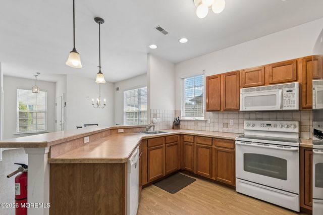 28 Fennel Court, Manchester, NJ 08759