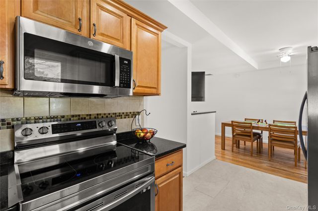 18 Wexford Street, Huntington, NY 11743