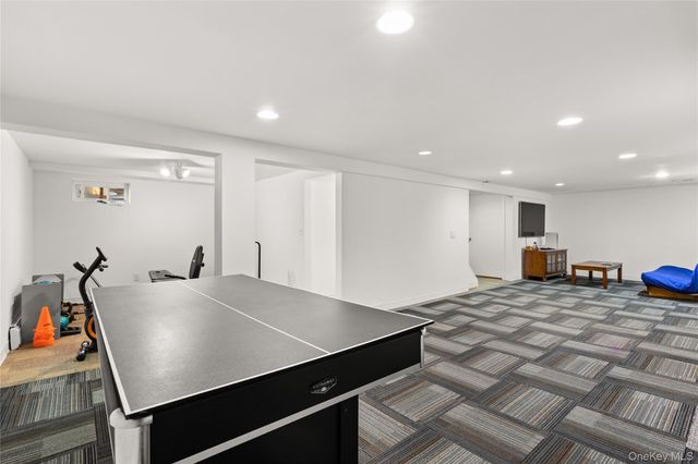 18 Wexford Street, Huntington, NY 11743