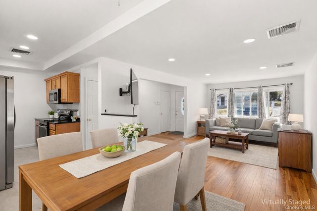 18 Wexford Street, Huntington, NY 11743