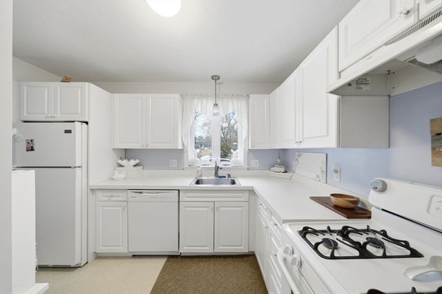 104 Cape Cod Ave, Plymouth, MA 02360