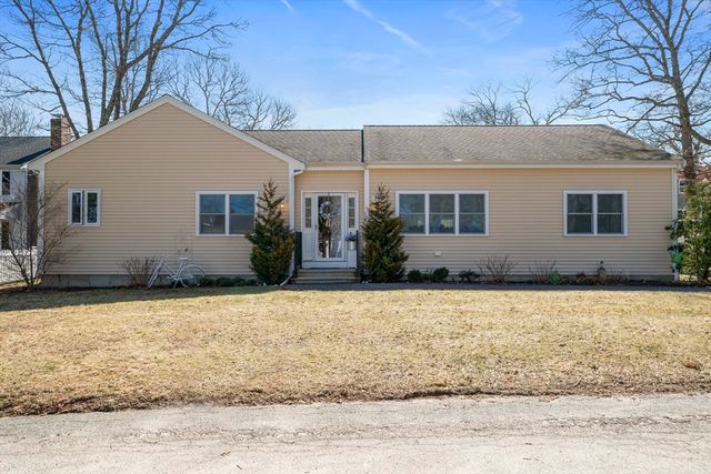 104 Cape Cod Ave, Plymouth, MA 02360