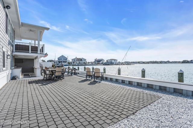 8 Channel Road, Toms River, NJ 08753