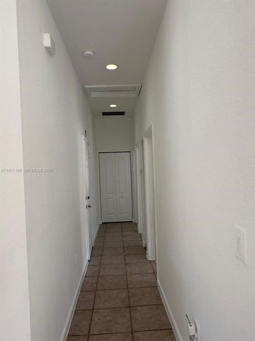 2221 NE 37th Ter 0, Homestead, FL 33033