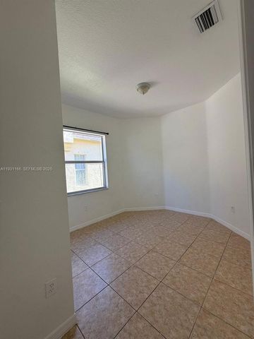 2221 NE 37th Ter 0, Homestead, FL 33033