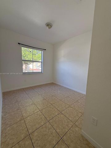 2221 NE 37th Ter 0, Homestead, FL 33033