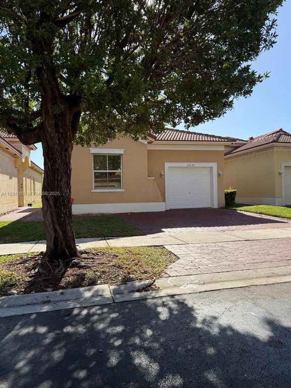 2221 NE 37th Ter 0, Homestead, FL 33033