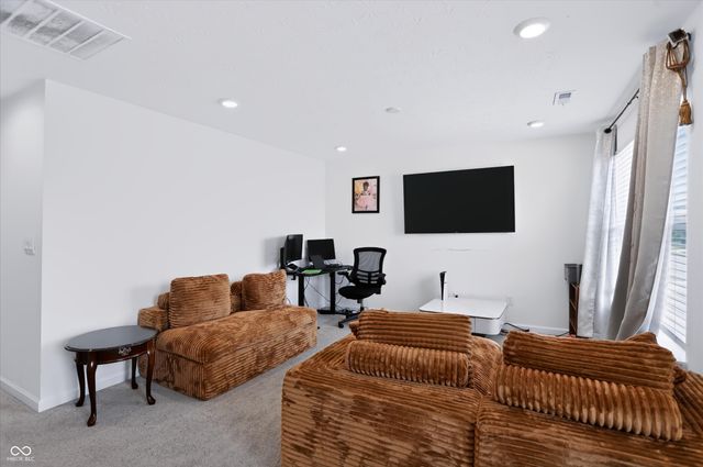 2738 Pointe Club Road, Indianapolis, IN 46229