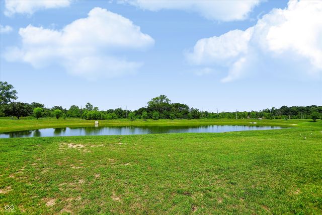 2738 Pointe Club Road, Indianapolis, IN 46229