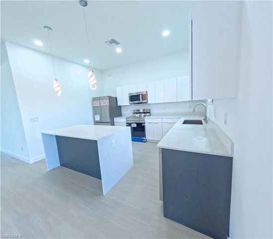 2421 NW 8th TER, Cape Coral, FL 33993