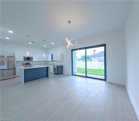 2421 NW 8th TER, Cape Coral, FL 33993