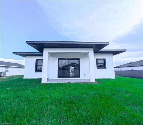 2421 NW 8th TER, Cape Coral, FL 33993