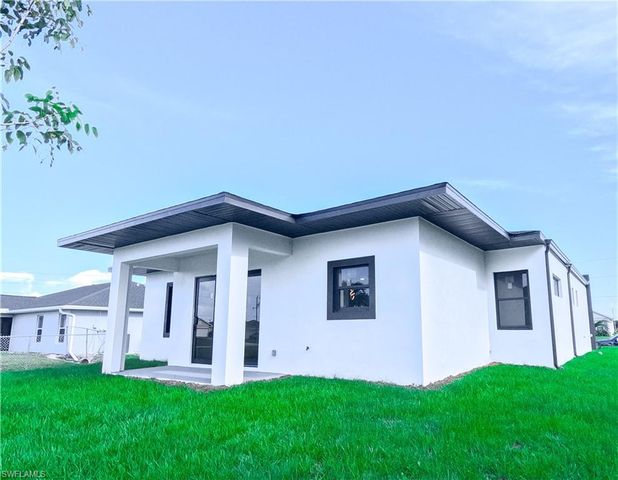 2421 NW 8th TER, Cape Coral, FL 33993