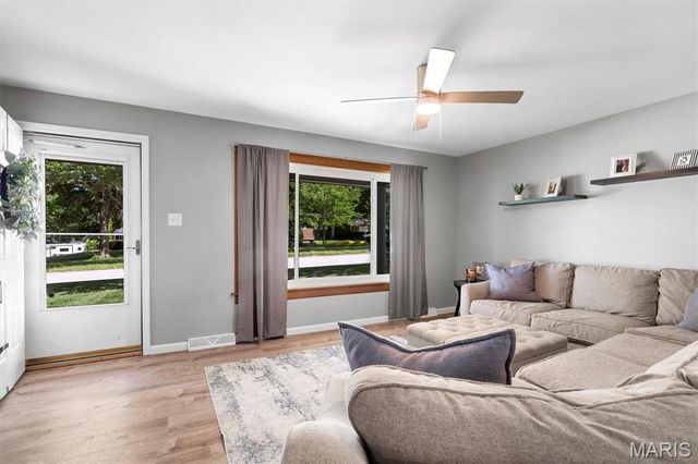 422 Sunset Lane, O'fallon, MO 63366