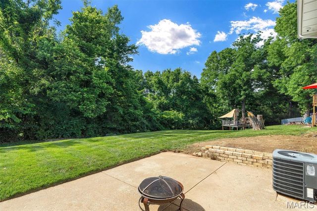 422 Sunset Lane, O'fallon, MO 63366