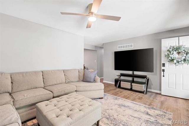 422 Sunset Lane, O'fallon, MO 63366