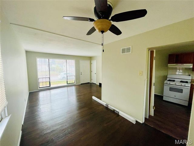 1149 June Avenue, St Louis, MO 63138