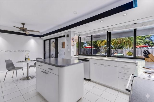 5201 Jefferson Street, Hollywood, FL 33021