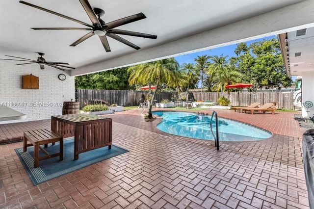 5201 Jefferson Street, Hollywood, FL 33021