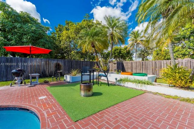 5201 Jefferson Street, Hollywood, FL 33021