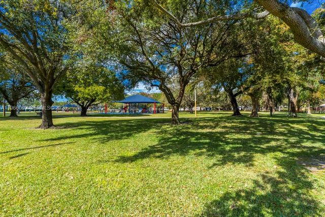 5201 Jefferson Street, Hollywood, FL 33021