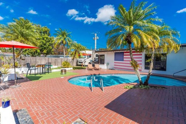 5201 Jefferson Street, Hollywood, FL 33021