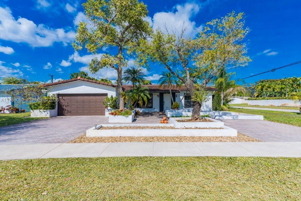 5201 Jefferson Street, Hollywood, FL 33021