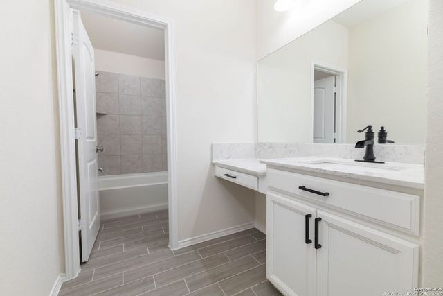 353 Aberdeen, Boerne, TX 78015