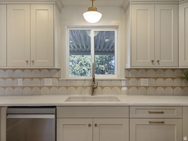 2095 E ROLLING KNOLLS WAY, Salt Lake City, UT 84121