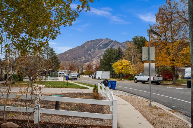 2095 E ROLLING KNOLLS WAY, Salt Lake City, UT 84121