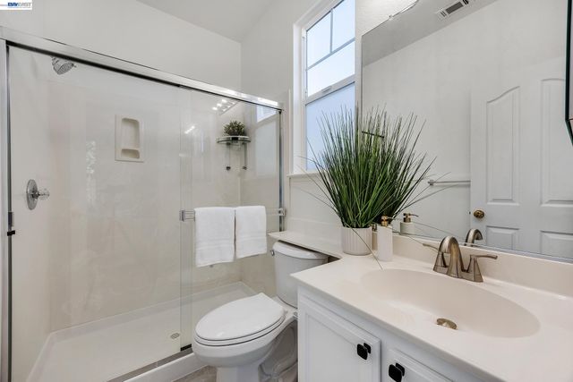 105 Chesapeake Dr, Union City, CA 94587