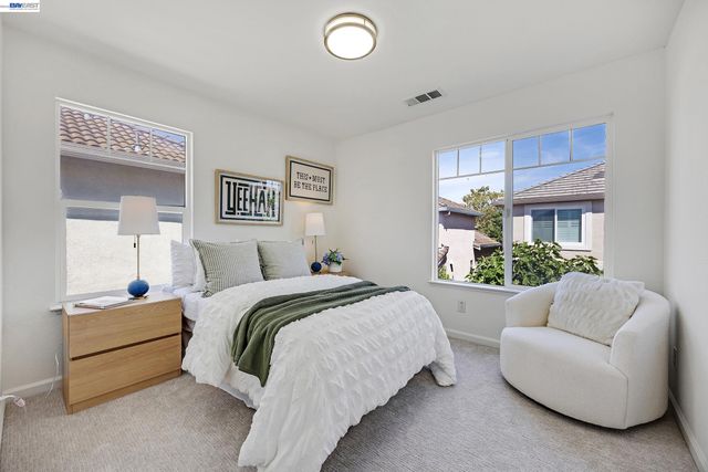 105 Chesapeake Dr, Union City, CA 94587
